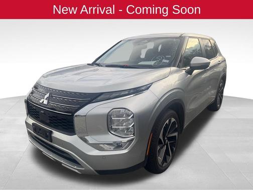Alloy Silver Metallic 2024 Mitsubishi Outlander SE