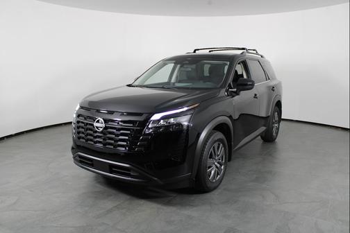 Super Black 2026 Nissan Pathfinder SV
