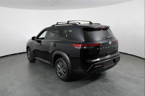 Super Black 2026 Nissan Pathfinder SV
