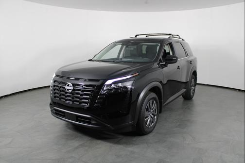 Super Black 2026 Nissan Pathfinder SV