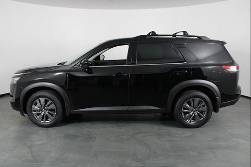 Super Black 2026 Nissan Pathfinder SV