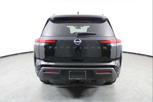 2025 Nissan Pathfinder SV FWD