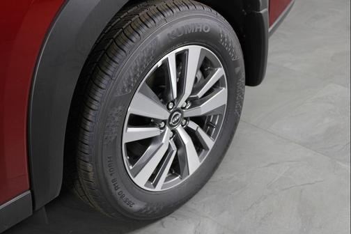 2025 Nissan Pathfinder SL FWD