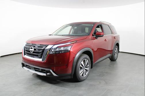 2025 Nissan Pathfinder SL FWD