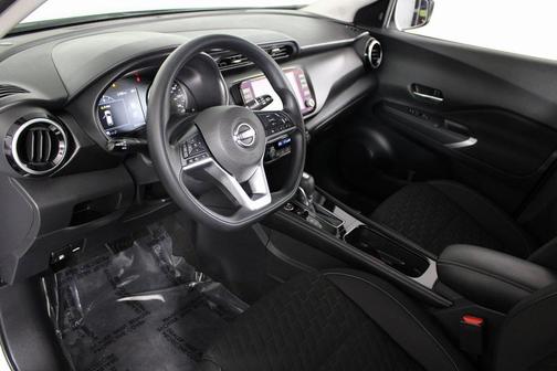 2022 Nissan Kicks SV