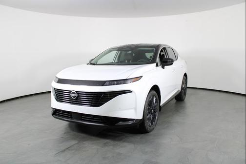 Everest White Pearl Tricoat/Super Black 2026 Nissan Murano Platinum