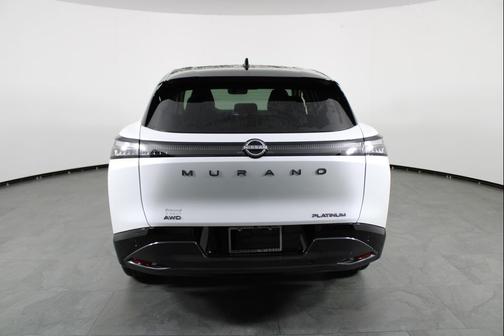 Everest White Pearl Tricoat/Super Black 2026 Nissan Murano Platinum