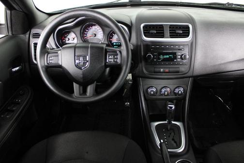 Billet Silver Metallic Clearcoat 2014 Dodge Avenger SE