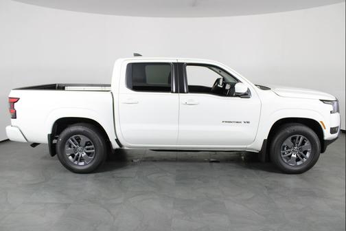 Glacier White 2027 Nissan Frontier SV