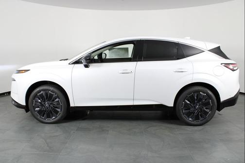 Everest White Pearl Tricoat 2026 Nissan Murano Platinum