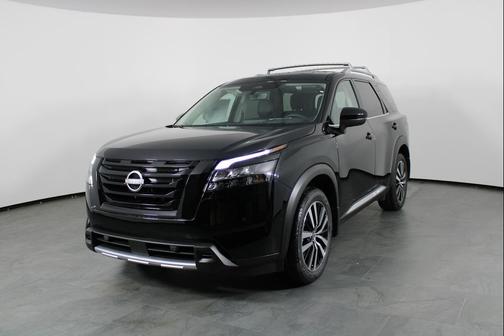 2025 Nissan Pathfinder Platinum FWD
