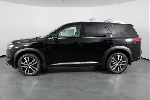 2025 Nissan Pathfinder Platinum FWD