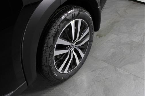 2025 Nissan Pathfinder Platinum FWD
