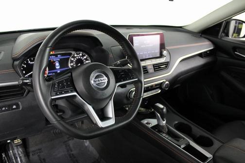 2022 Nissan Altima SR FWD