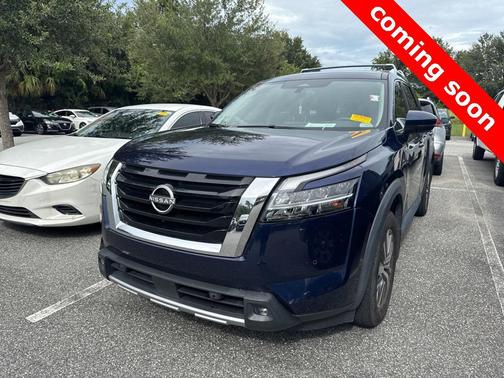 2022 Nissan Pathfinder SL 2WD