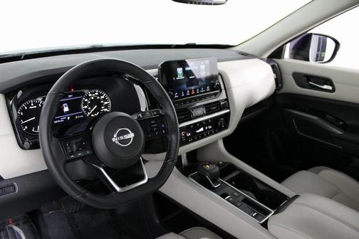 2022 Nissan Pathfinder SL 2WD