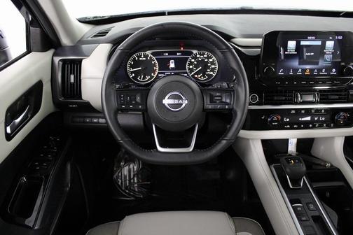 2022 Nissan Pathfinder SL 2WD
