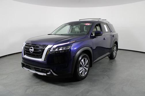 2022 Nissan Pathfinder SL 2WD