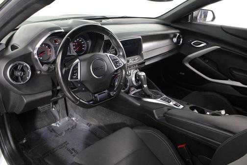 2021 Chevrolet Camaro RWD Coupe LT1