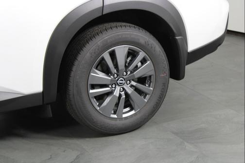 Everest White Pearl Tricoat 2026 Nissan Pathfinder SV