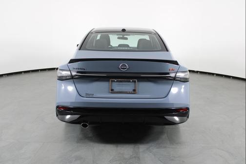 Atlantic Gray Metallic/Super Black 2026 Nissan Sentra SR