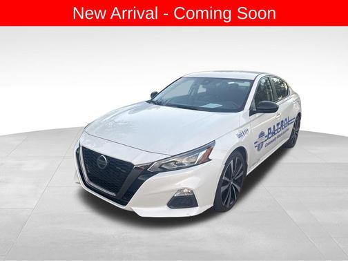 2022 Nissan Altima SR FWD