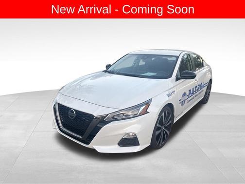 2022 Nissan Altima SR FWD