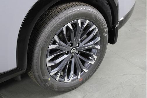Boulder Gray Pearl/Super Black 2026 Nissan Rogue Platinum