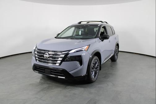 Boulder Gray Pearl/Super Black 2026 Nissan Rogue Platinum