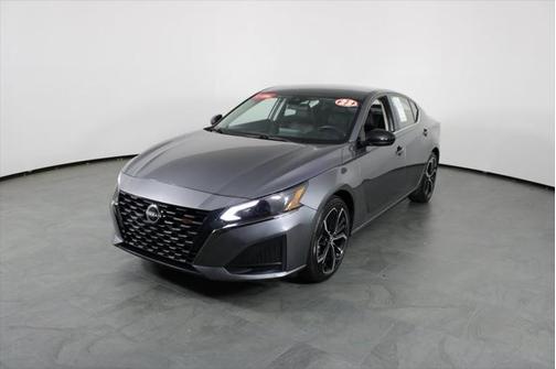 2023 Nissan Altima SR FWD