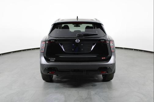 Super Black 2026 Nissan Kicks SR