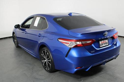 2020 Toyota Camry SE