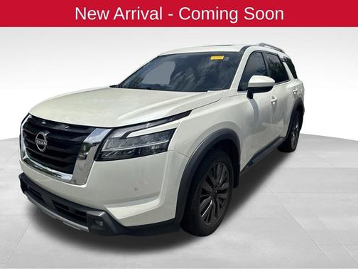 Pearl White Tricoat 2022 Nissan Pathfinder SL 2WD