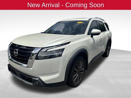 Pearl White Tricoat 2022 Nissan Pathfinder SL 2WD
