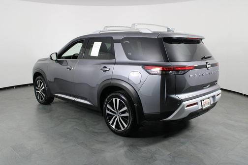 2024 Nissan Pathfinder Platinum FWD