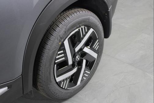 Gun Metallic/Scarlet Ember Tintcoat 2026 Nissan Kicks SV