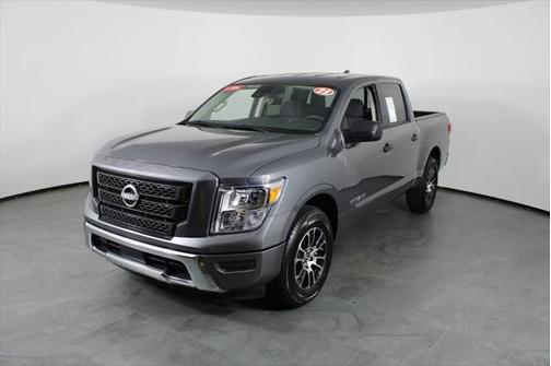 2023 Nissan Titan SV