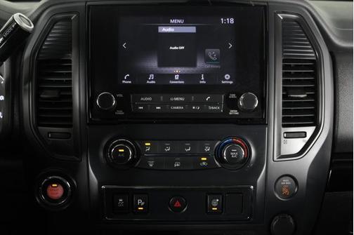 2023 Nissan Titan SV