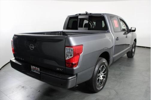 2023 Nissan Titan SV