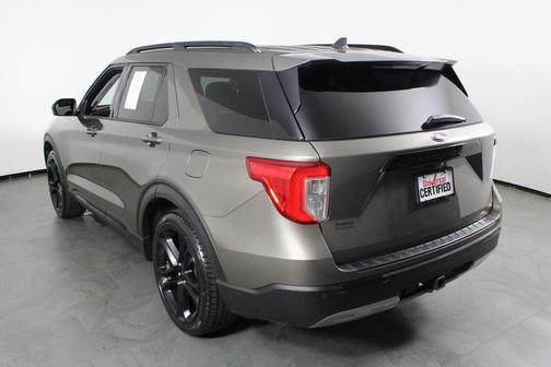 STONE GRAY METALLIC 2021 Ford Explorer XLT