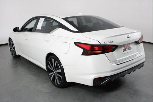 2021 Nissan Altima SR FWD
