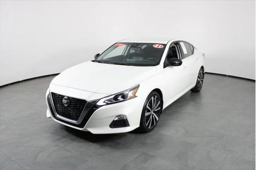 2021 Nissan Altima SR FWD