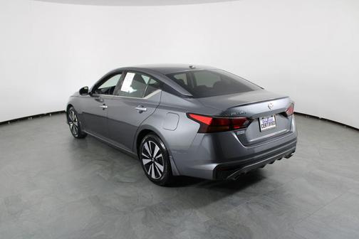 Gun Metallic 2019 Nissan Altima 2.5 SV