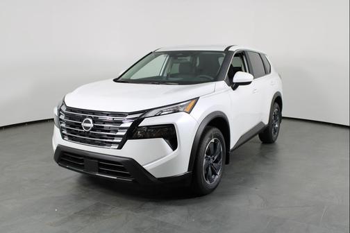 Everest White Pearl Tricoat 2026 Nissan Rogue SV