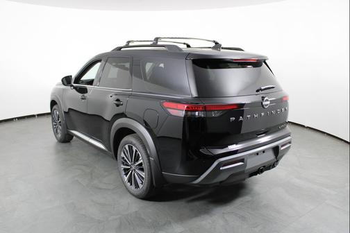 Super Black 2026 Nissan Pathfinder Platinum