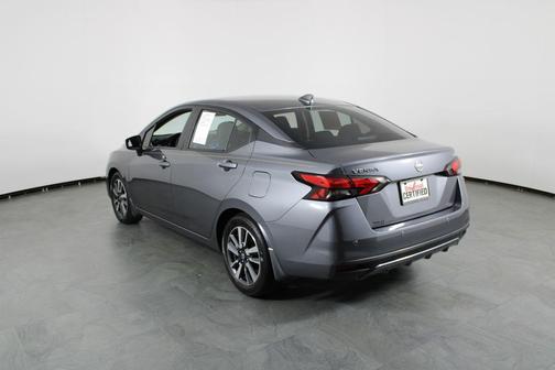 Gun Metallic 2024 Nissan Versa 1.6 SV