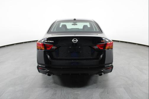 Super Black 2026 Nissan Altima SR FWD