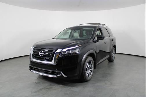 2025 Nissan Pathfinder SL FWD