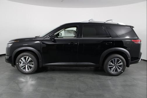 2025 Nissan Pathfinder SL FWD