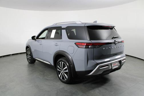 2024 Nissan Pathfinder Platinum 4WD